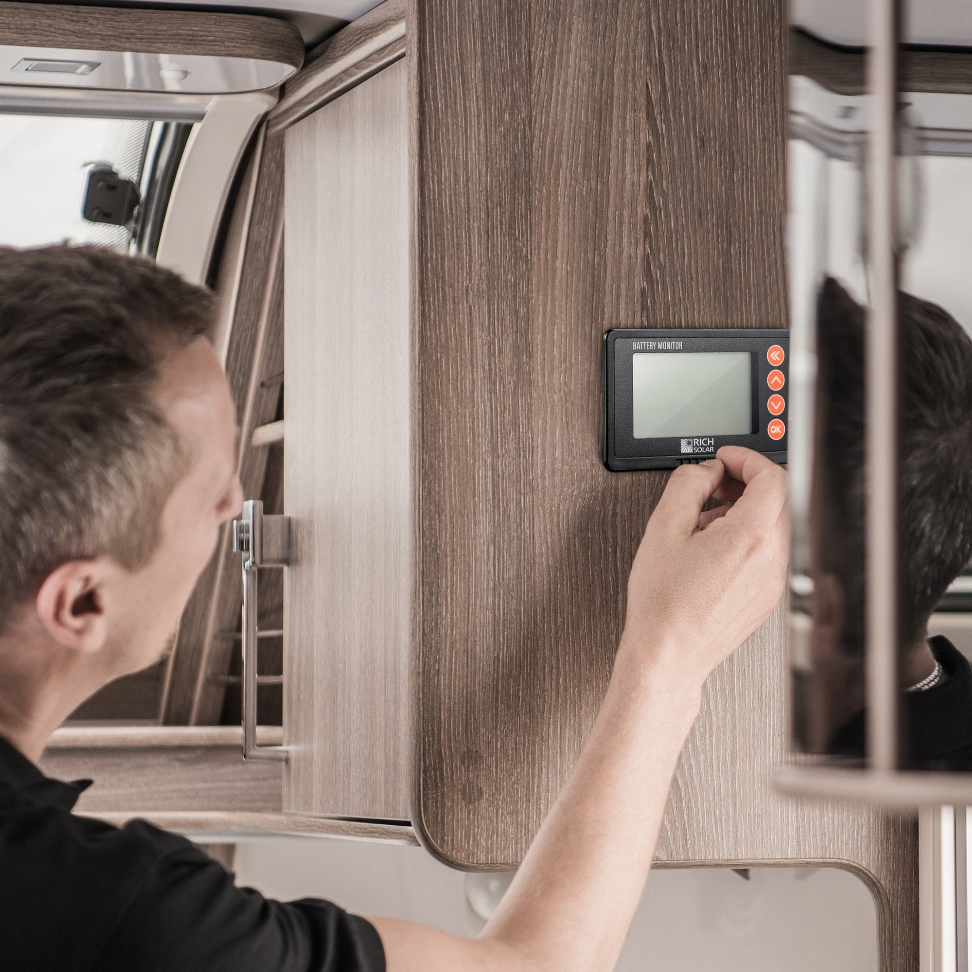 Rich Solar Renogy 500A Battery Monitor with Shunt Easy Installation